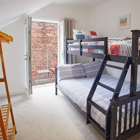 Apartment Host & - Number 3 At Pannett Whitby