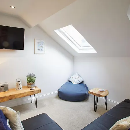 Host & - Number 3 At Pannett Apartment Whitby