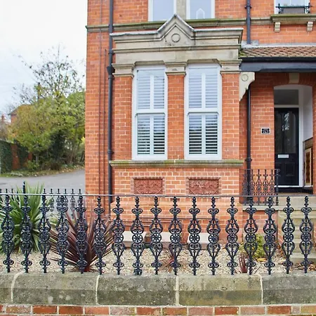 Apartment Host & - Number 3 At Pannett Whitby